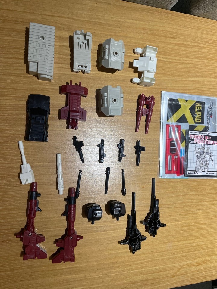 Free Shipping Transformation  G1 Reissue Autobot Metroplex NEW IN  BOX