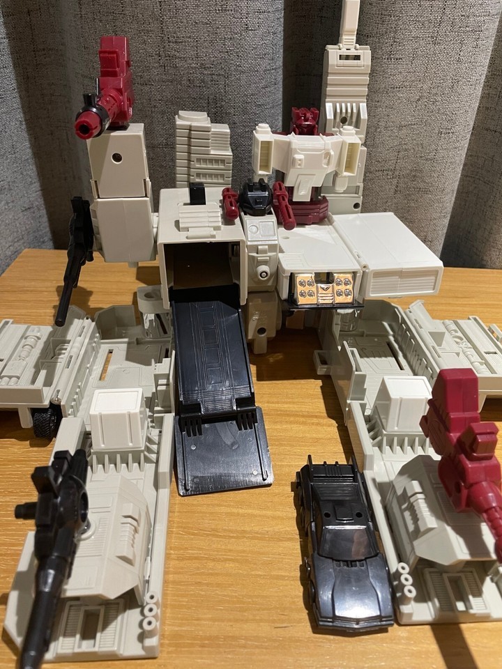 Free Shipping Transformation  G1 Reissue Autobot Metroplex NEW IN  BOX