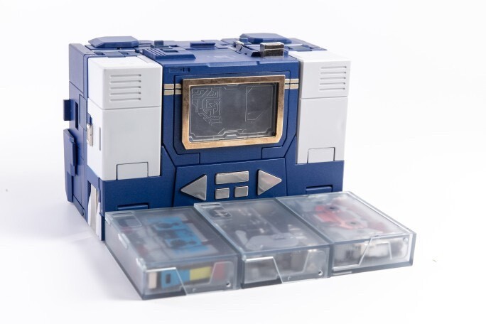 Ready! New Transforms RP-46 Soundwave &amp; 3 tapes set Robot Action Figure Toy