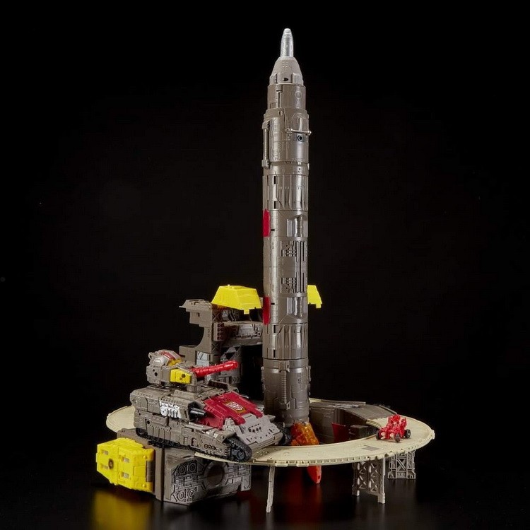 In Stock New Hasbro Transformers War For Cybertron WFC Siege Titan Omega Supreme