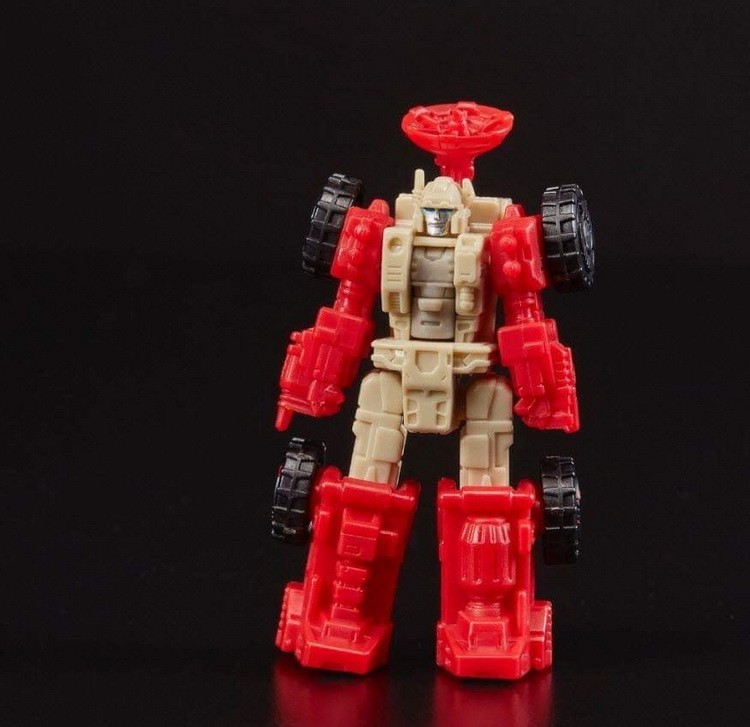 In Stock New Hasbro Transformers War For Cybertron WFC Siege Titan Omega Supreme