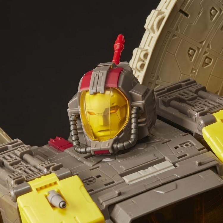 In Stock New Hasbro Transformers War For Cybertron WFC Siege Titan Omega Supreme