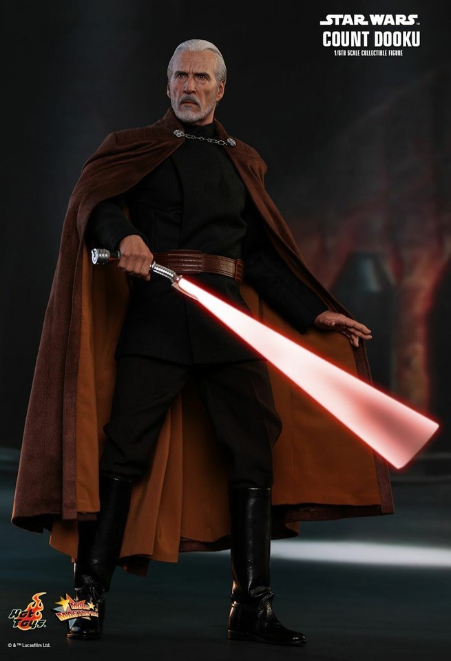 Hot Toys MMS496 Star Wars Episode II Attack of the Clones Count Dooku 1/6 Action Figure