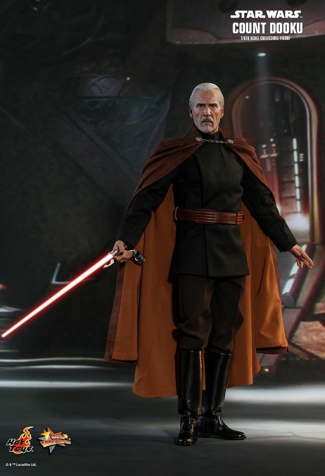Hot Toys MMS496 Star Wars Episode II Attack of the Clones Count Dooku 1/6 Action Figure