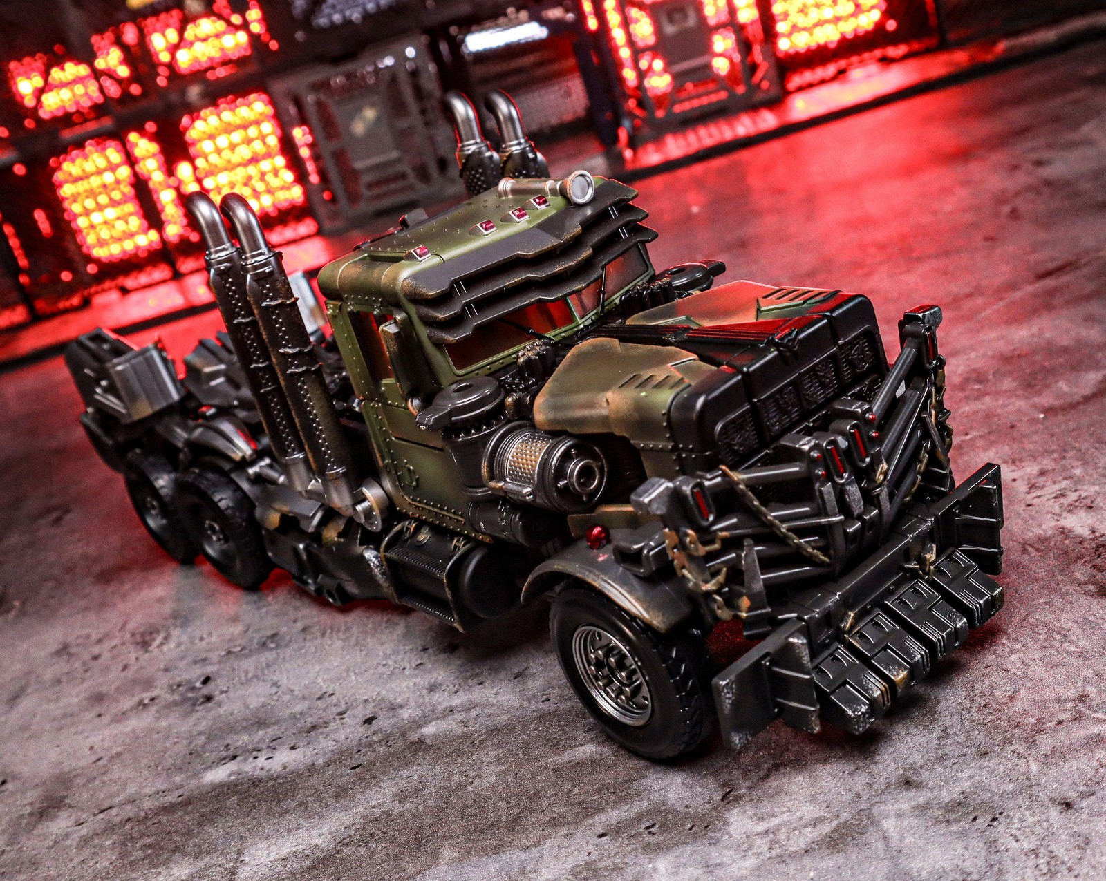In Stock New 4th Party SG-01 Scourge Oversized Version Action Figure Transforms Toy