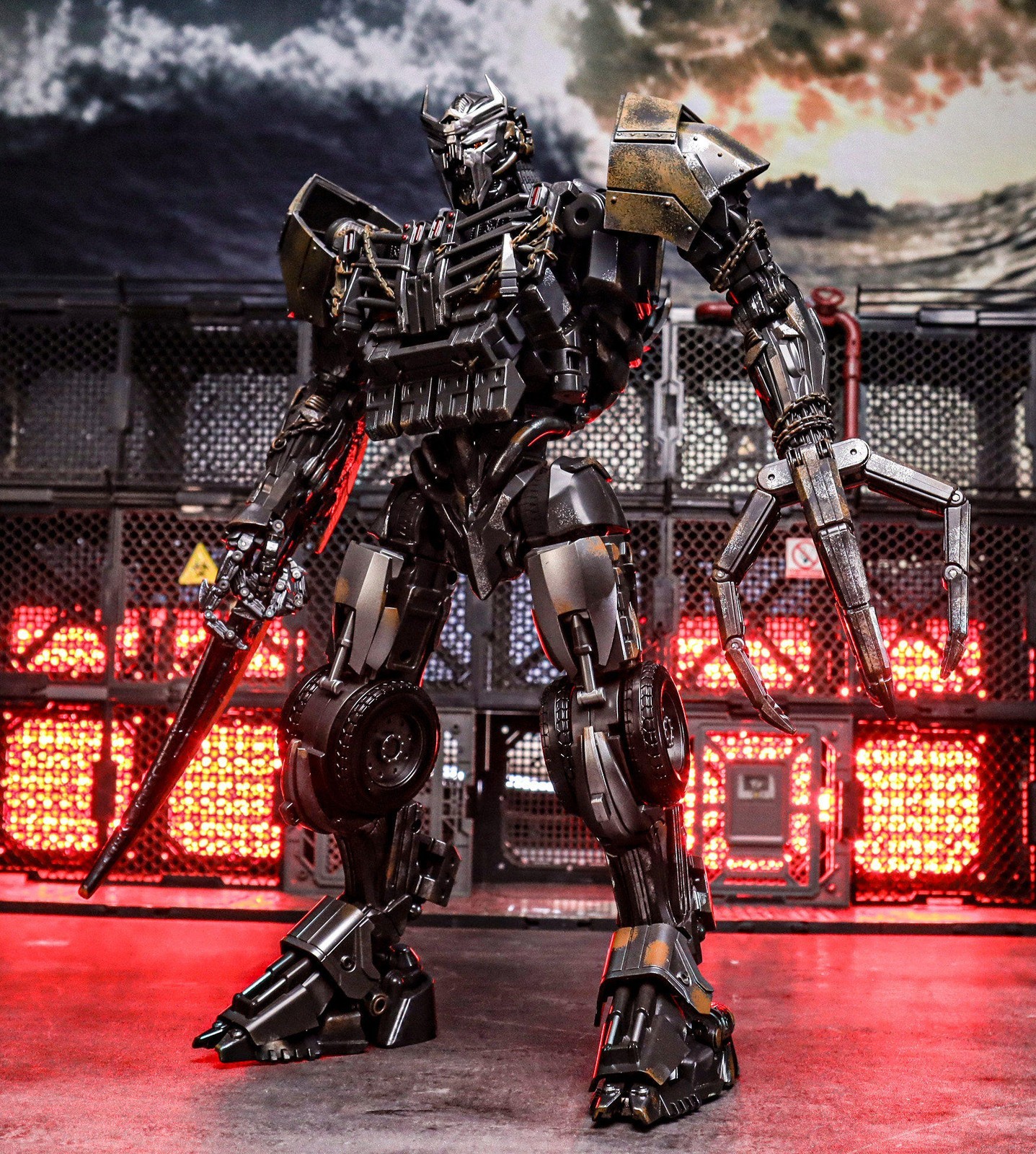 In Stock New 4th Party SG-01 Scourge Oversized Version Action Figure Transforms Toy