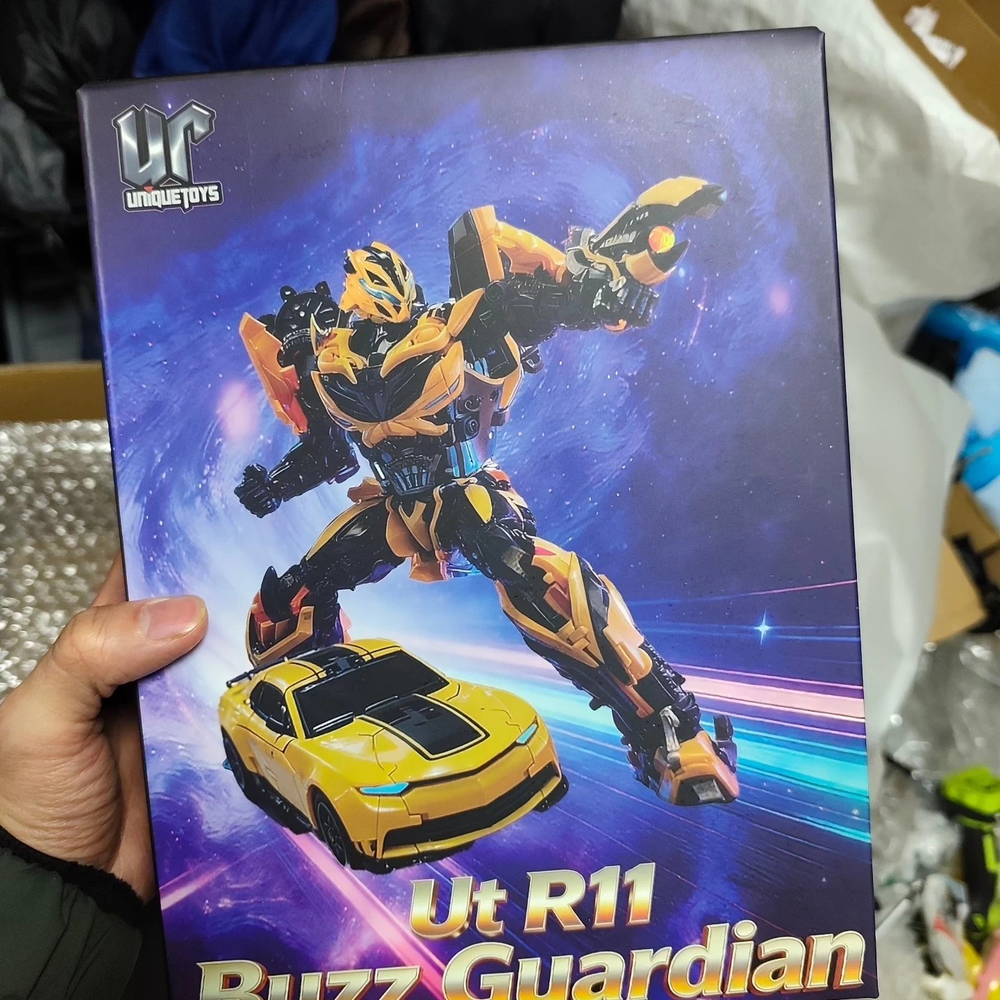In Stock New Unique Toys R-11 Buzz Guardian YellowBee Transforms Action Figure