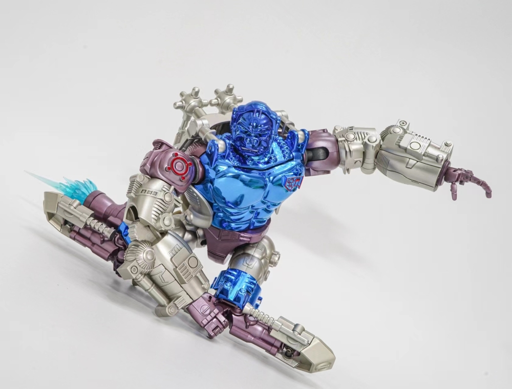 In Stock TransArt BWM-02 Skateboard Gorilla BW Transmetal Optimus Primal Figure