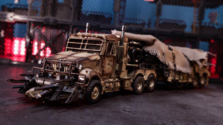 In Stock New Unique Toys R-05 Desperado Mege Truck Desert Version Action Figure