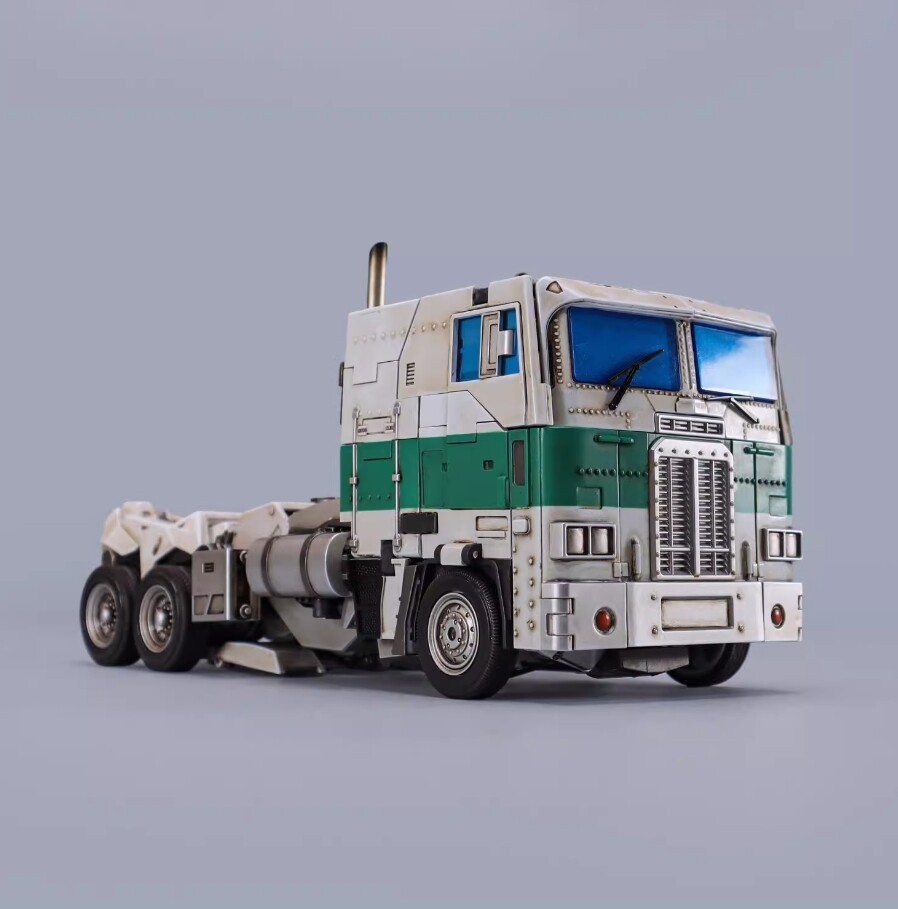 In Stock New Magnificent Mecha MM-01W OptimusPrime Repaint Ver. Die-cast Figure