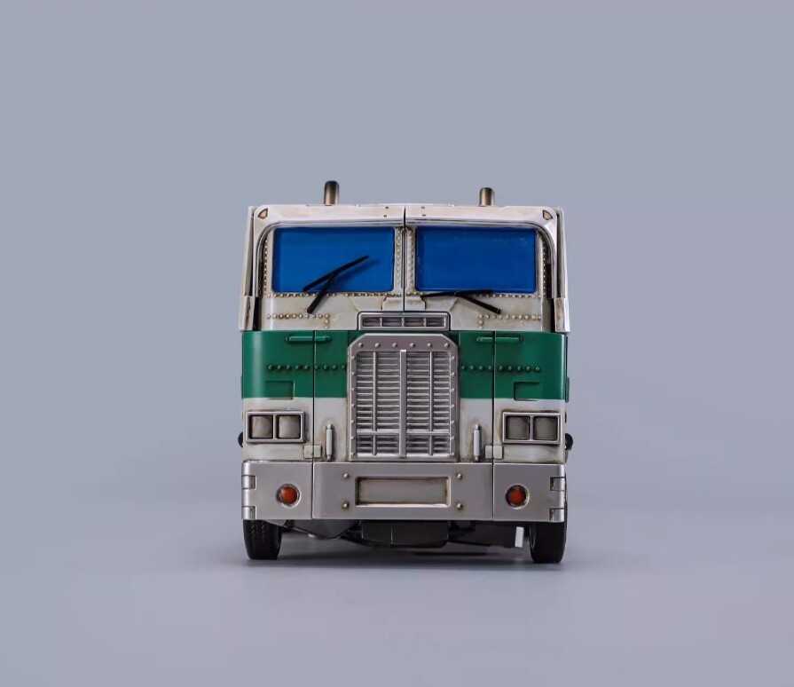 In Stock New Magnificent Mecha MM-01W OptimusPrime Repaint Ver. Die-cast Figure