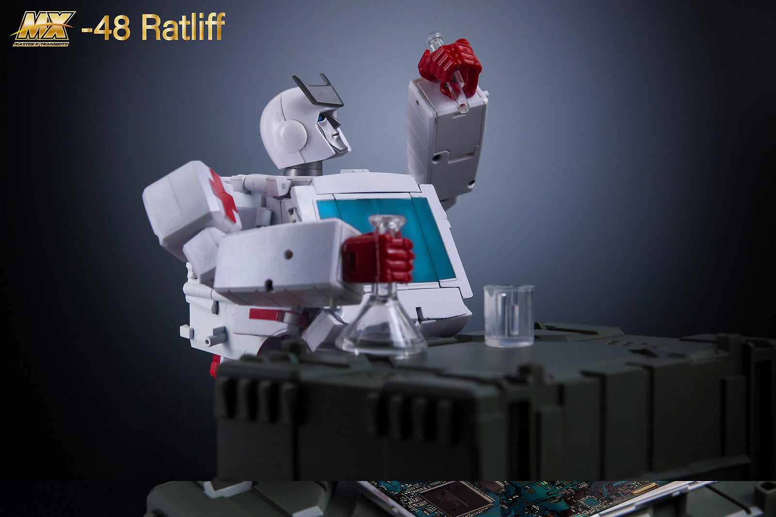 In Stock New X-Transbots MX-48 Ratliff Ratchet Transforms Action Figure Toy