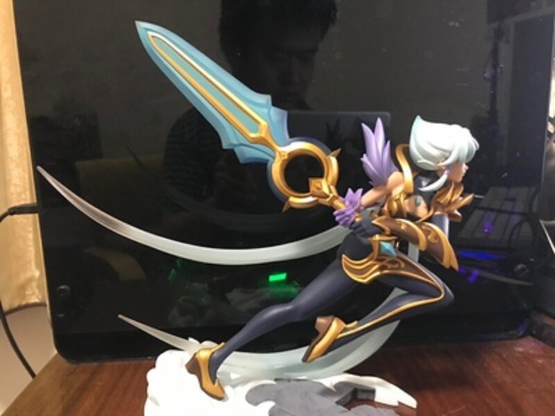 Official League of Legends Riven the Exile Collectibles Figure In Stock