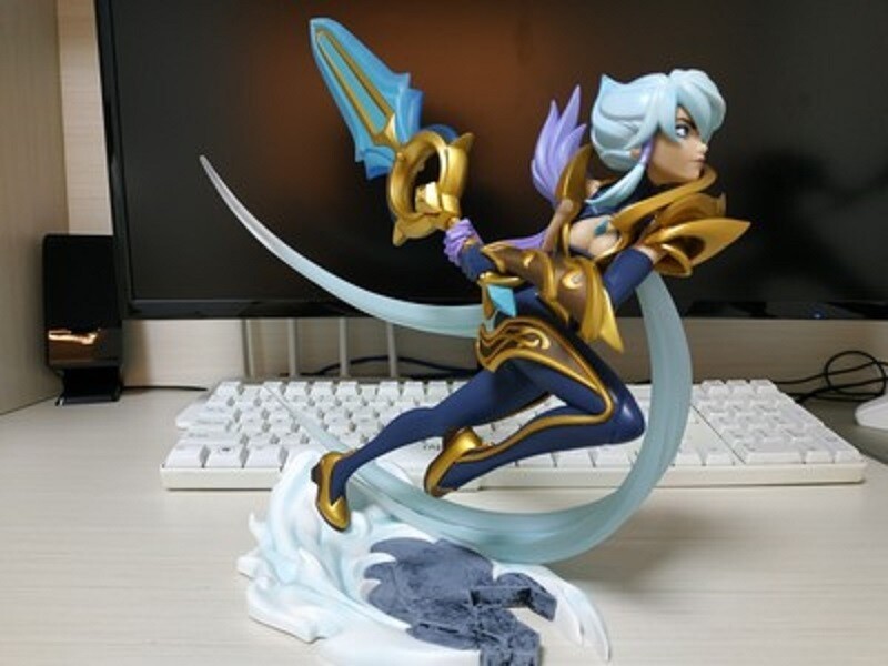 Official League of Legends Riven the Exile Collectibles Figure In Stock