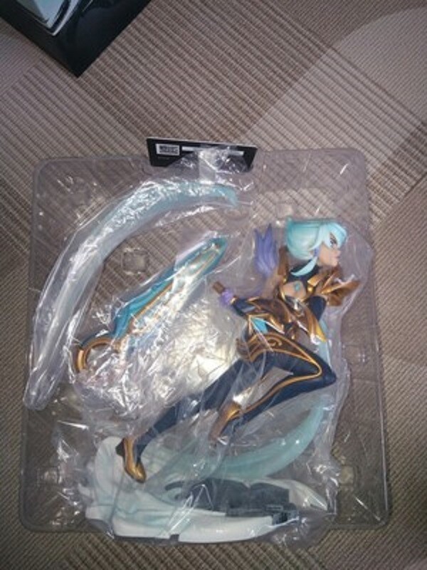 Official League of Legends Riven the Exile Collectibles Figure In Stock