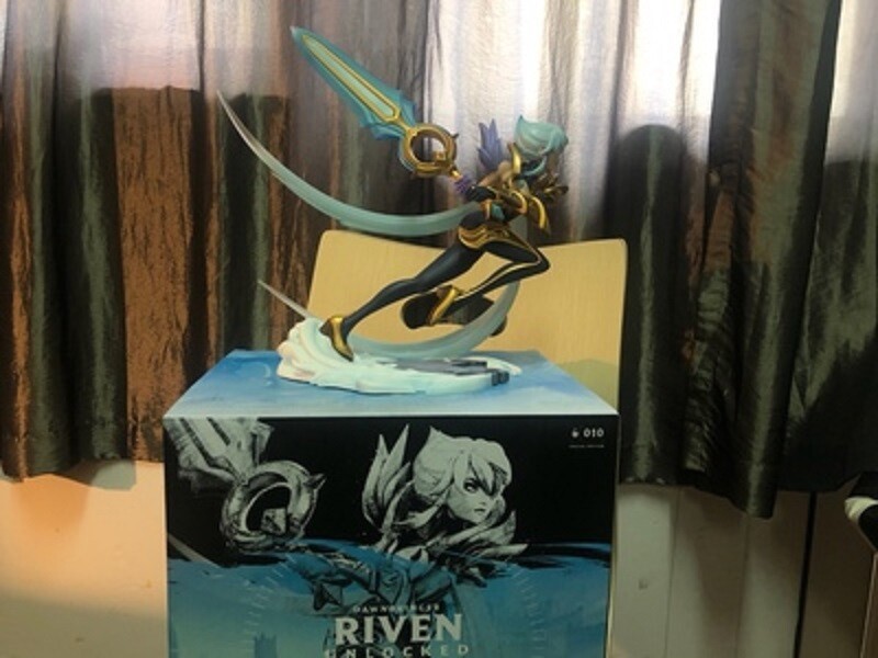 Official League of Legends Riven the Exile Collectibles Figure In Stock
