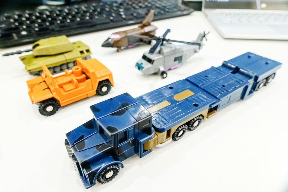 NEW TRANSFORMERS G1 Reissue Bruticus Multiforce Brand New With Box Free Shipping