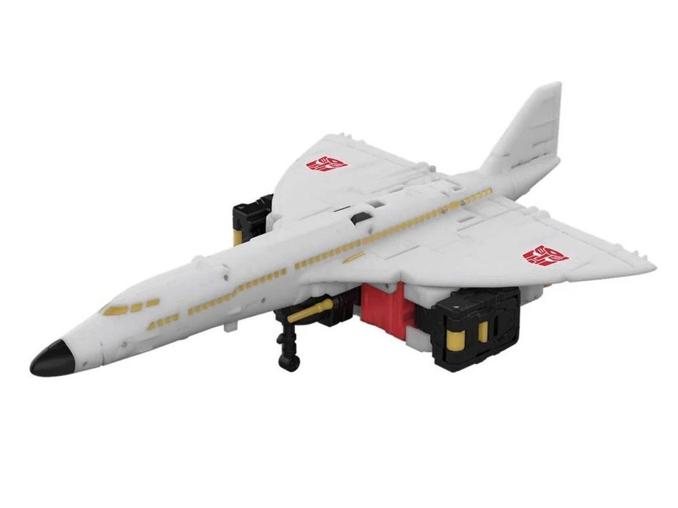 Ready! New Transforms Age of the Primes Commander Class Aerialbot Silverbolt
