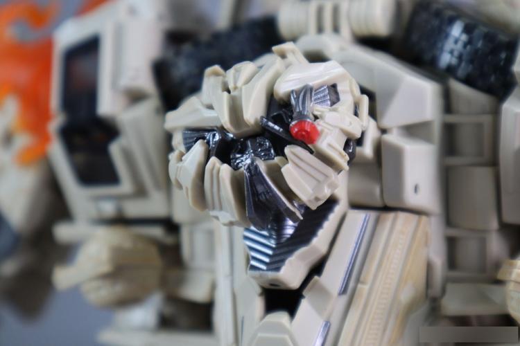 In Stock New 4th Party MP Scale MMP-14 Bonecrusher Action Figure Transforms Toy