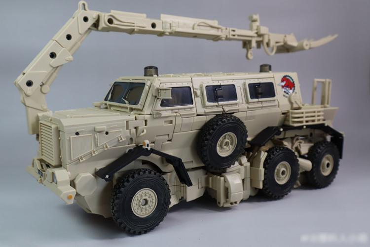 In Stock New 4th Party MP Scale MMP-14 Bonecrusher Action Figure Transforms Toy