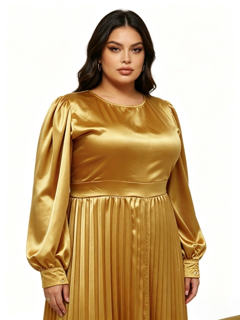 Plus size Round neck pleated long sleeved dress