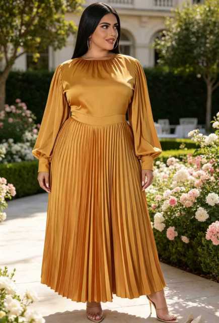 Plus size Round neck pleated long sleeved dress