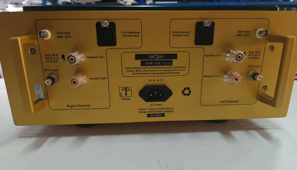 Black Widow DarTZeel NHB-268 three NO Feedback Fully Balanced Post Amplifier :260W RMS,8Ω, 420W RMS,4Ω