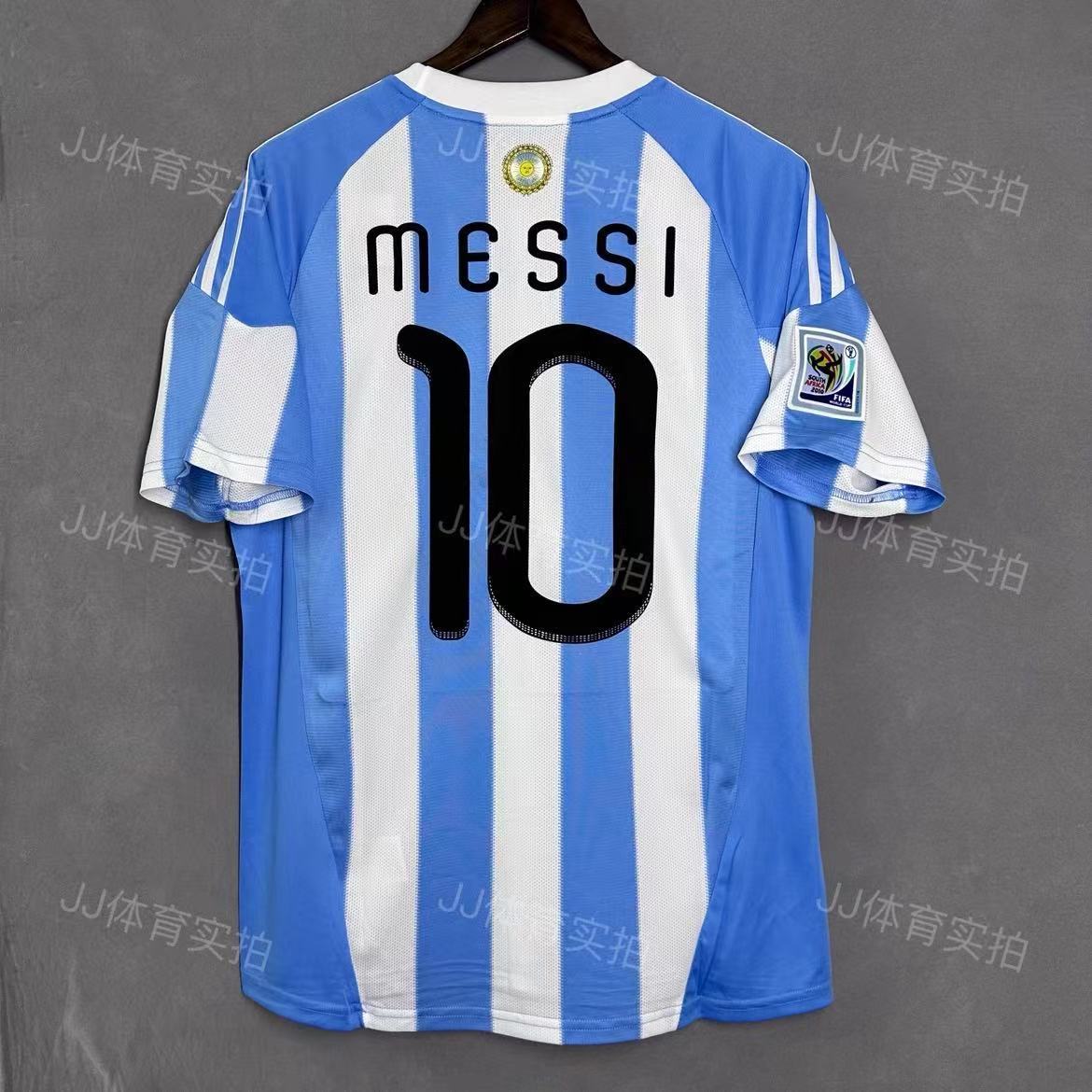 2010 Argentina home jersey  10