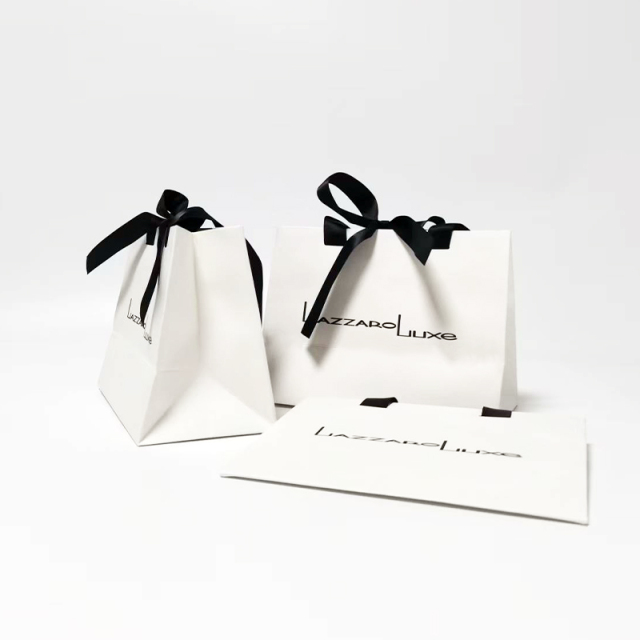 White Paper Gift Bag,YI YUAN,White Paper Gift Bag