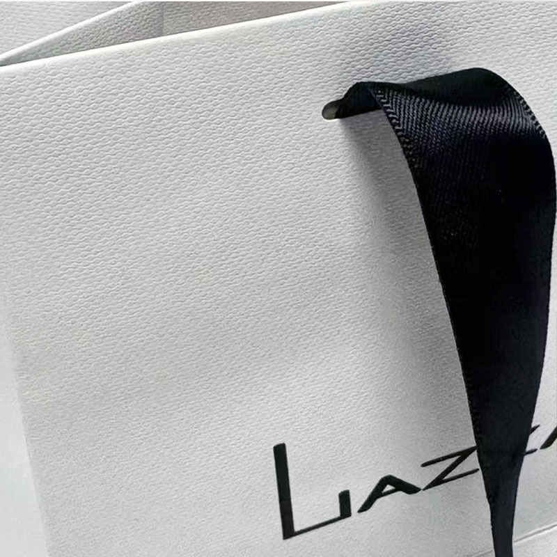 White Paper Gift Bag,YI YUAN,White Paper Gift Bag