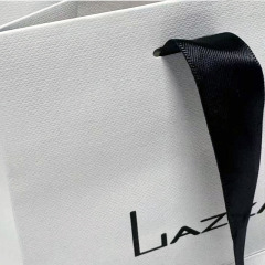 White Paper Gift Bag,YI YUAN,White Paper Gift Bag