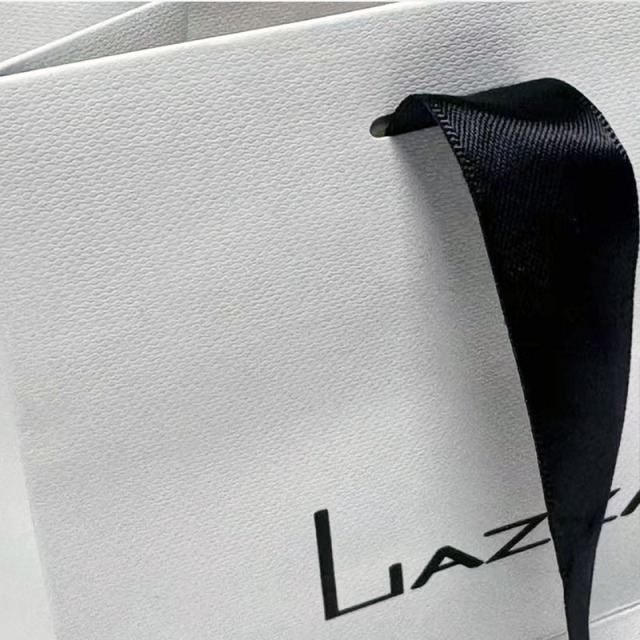 White Paper Gift Bag,YI YUAN,White Paper Gift Bag