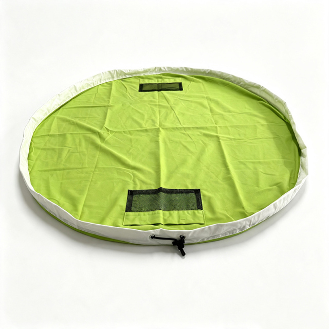 Round foldable portable storage mat with mesh pockets drawstring toy organizer mat for camping travel