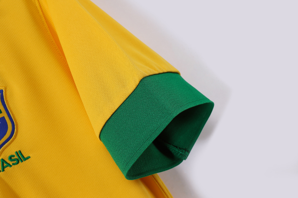 2013 Brazil Home Retro Jersey (8A Quality)