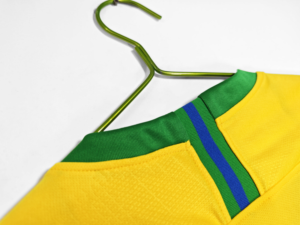 2018 Brazil Home Retro Jersey (8A Quality)