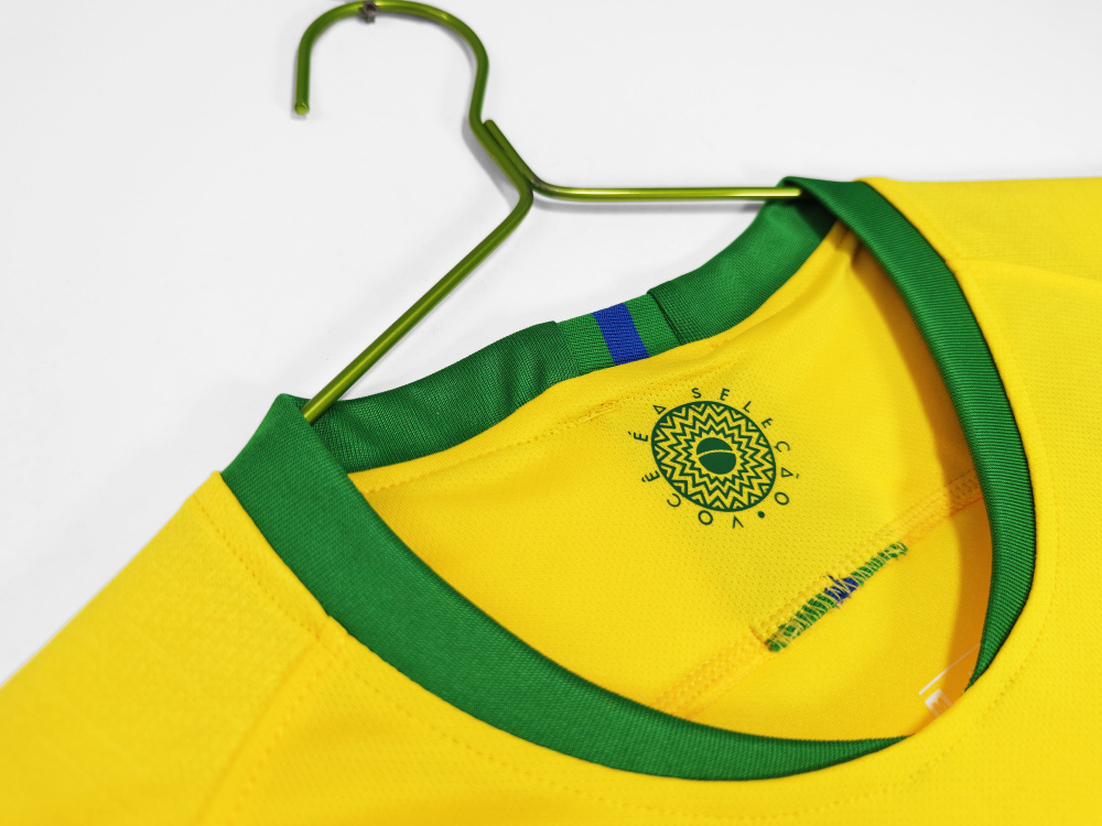 2018 Brazil Home Retro Jersey (8A Quality)