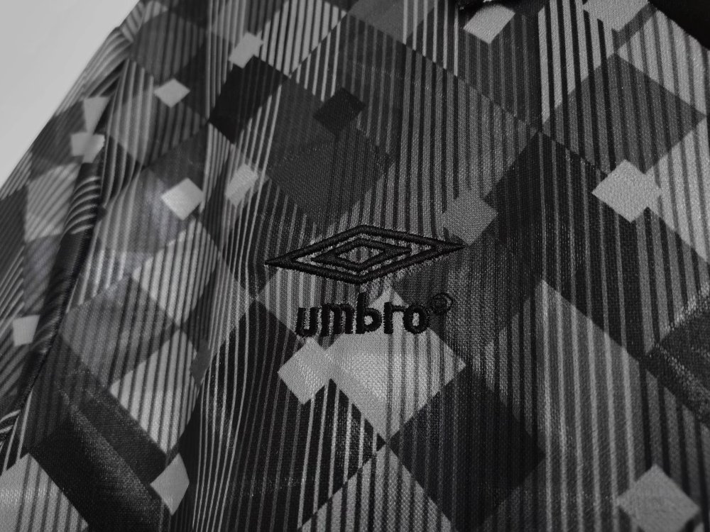 Vintage 1990 England Umbro Black Retro Jersey – Iconic Diamond Jacquard – 5A Grade Edition