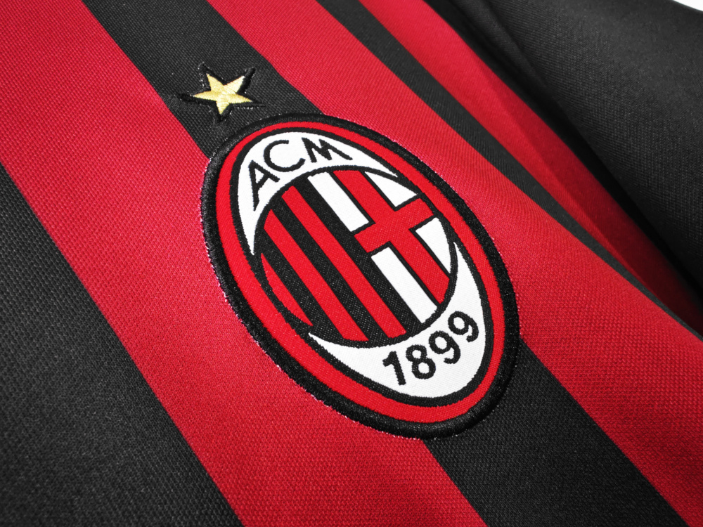 Vintage 2016/17 AC Milan Home "Rossoneri" Classic Stripes Jersey – 8A Grade Edition