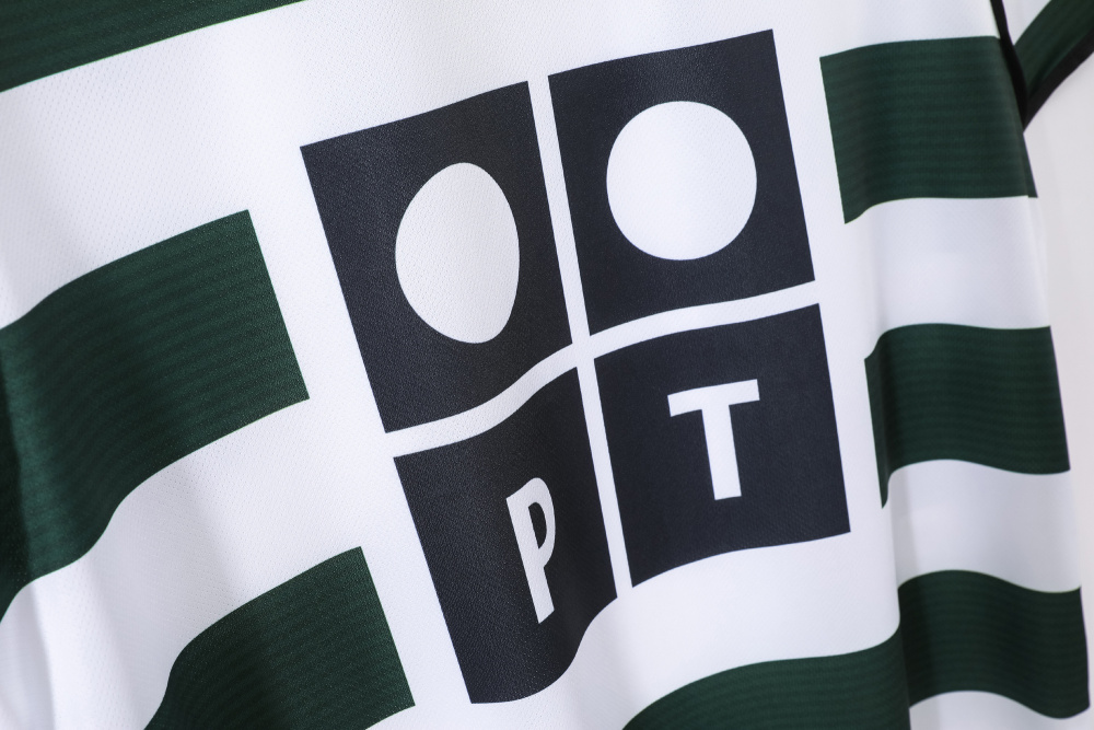 Vintage 2001/03 Sporting CP Lisbon Home "Cristiano Ronaldo Debut" Jersey – 5A Grade Edition