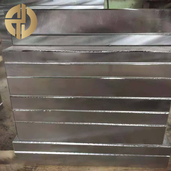 เครื่องมือสำหรับงานเย็น แผ่นขนาดกลางและหนัก