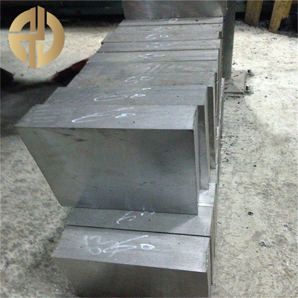 Thép công cụ gia công nóng, tấm cỡ trung bình và nặng