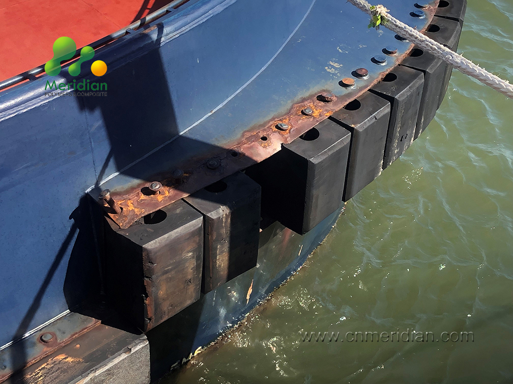 Keyhole Rubber Fenders