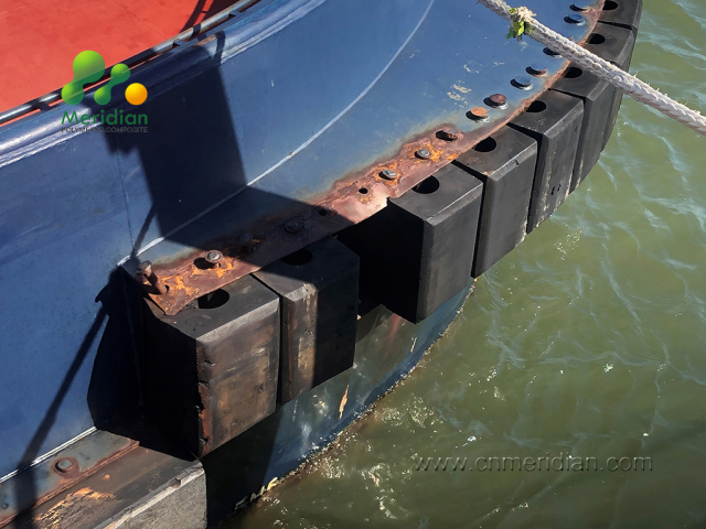 Keyhole Rubber Fenders