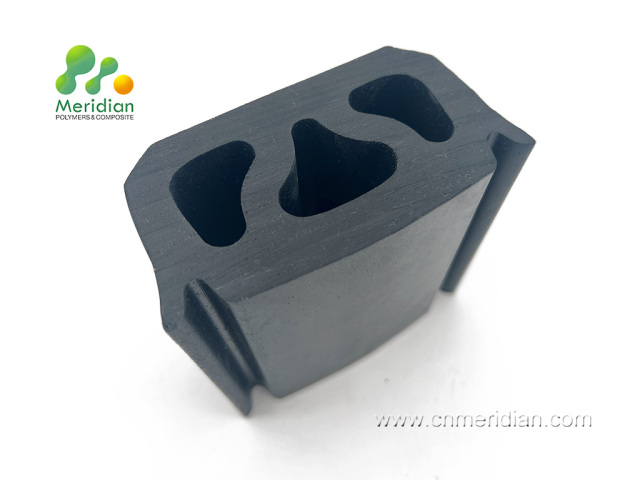 Solid rubber hatch seals