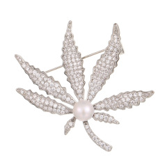 Luxury Rhinestone MappleLeaf Natural Pearl Cubic Zircon Stone Pave Setting Brooch Collar Pins For Suit Shining Women Men's Party Brooches Jewelry