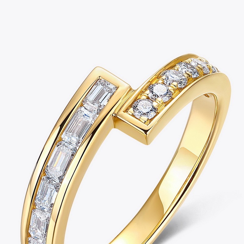 Wholesale Jewelry Suppliers S925 Sterling Silver 18K Gold Plated Rings at High Quality Jewelry Set with Channel Setting and CZ Pave for Women