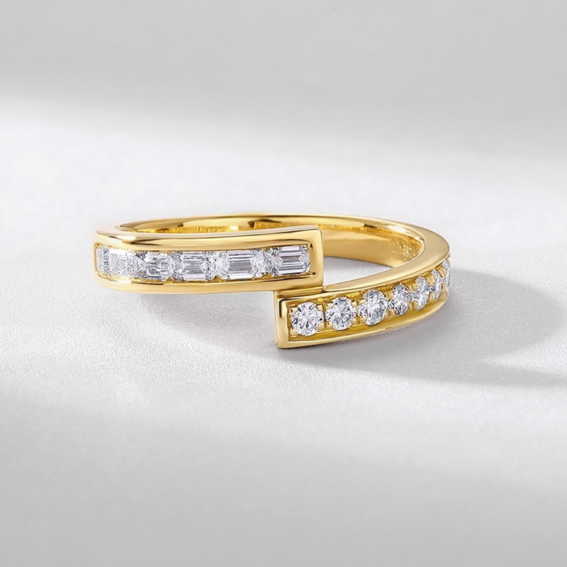 Wholesale Jewelry Suppliers S925 Sterling Silver 18K Gold Plated Rings at High Quality Jewelry Set with Channel Setting and CZ Pave for Women