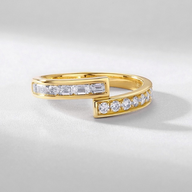 Wholesale Jewelry Suppliers S925 Sterling Silver 18K Gold Plated Rings at High Quality Jewelry Set with Channel Setting and CZ Pave for Women
