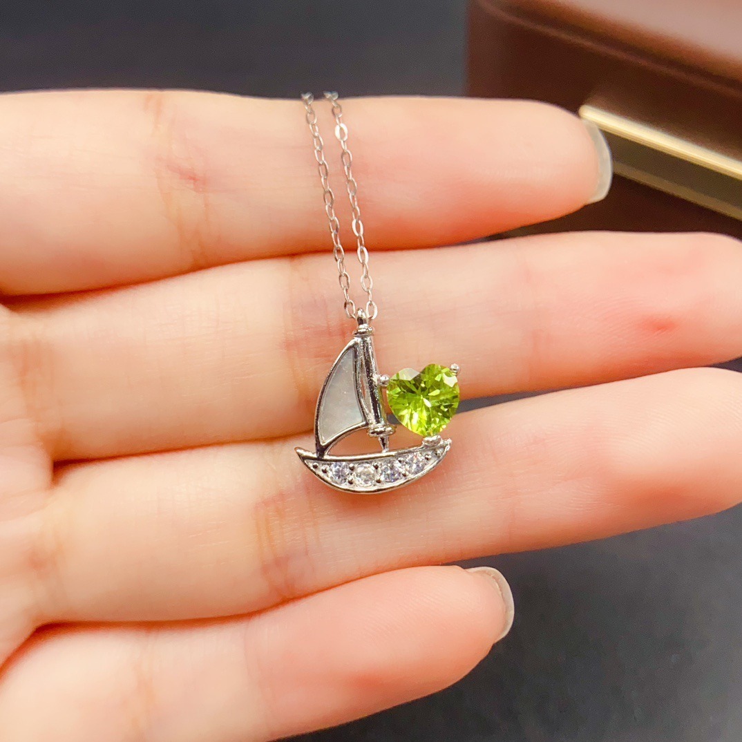 Wholesale Jewelry Supplier S925 Sterling Silver Natural Olivine Rhodium-Plated Peridot Sailboat Pendant Necklace