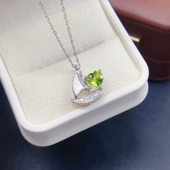 Wholesale Jewelry Supplier S925 Sterling Silver Natural Olivine Rhodium-Plated Peridot Sailboat Pendant Necklace